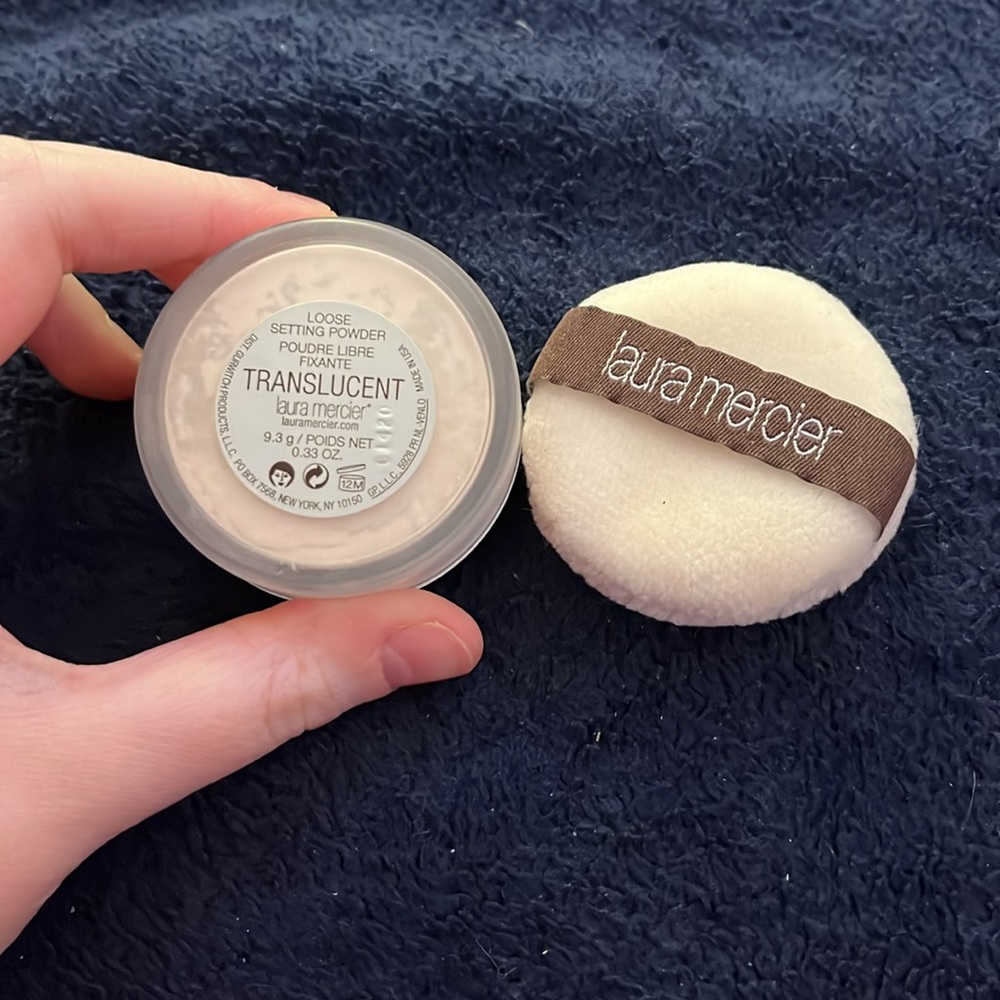 Laura Mercier Translucent Powder Mini with Puff - Picture 2 of 2